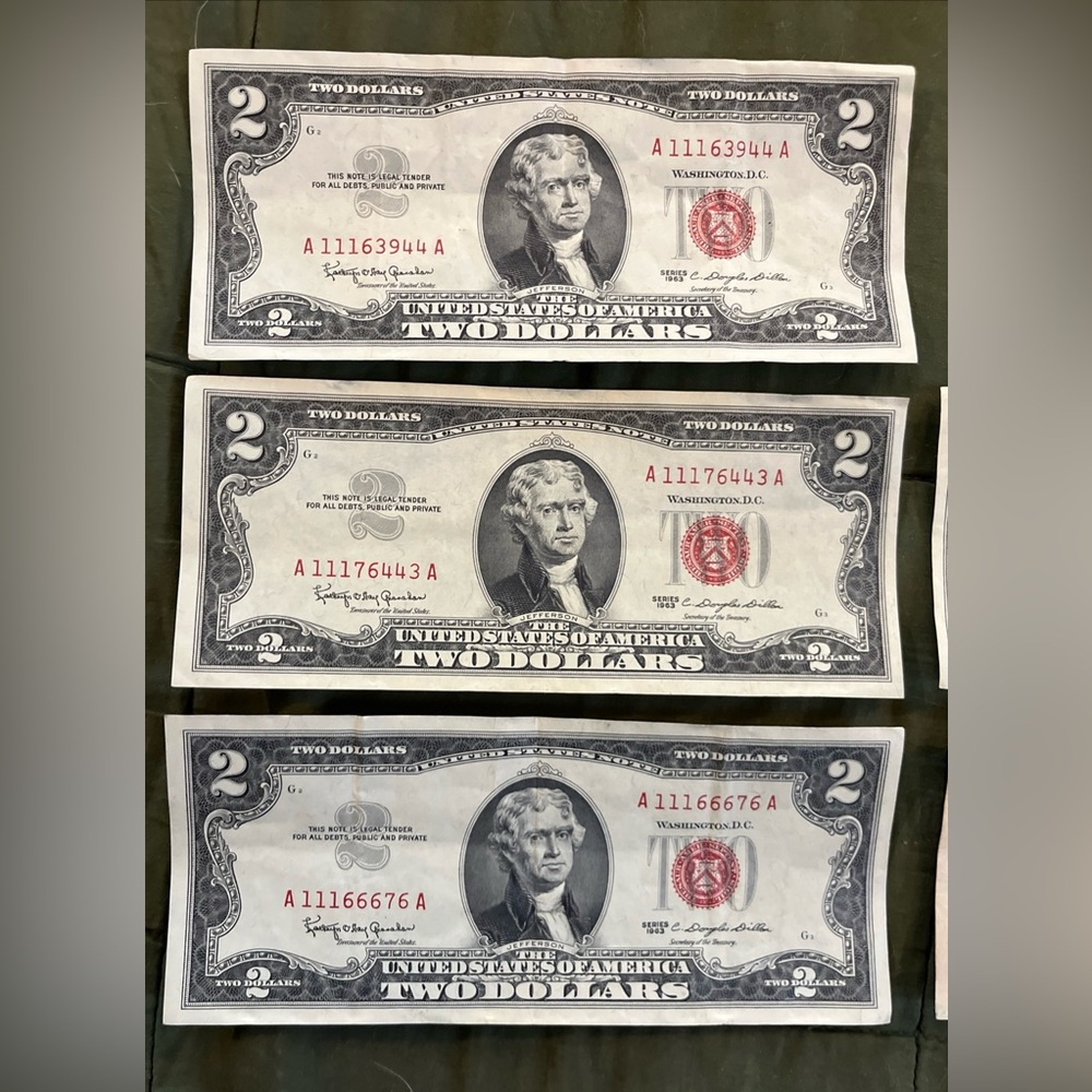 4 red stamp $2 dollar bills , 1963, circulated - Picture 2 of 6
